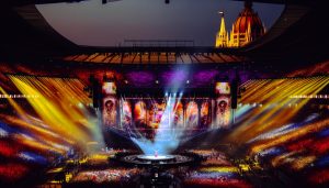 Queen v Budapešti název stadionu: Puskas Arena info